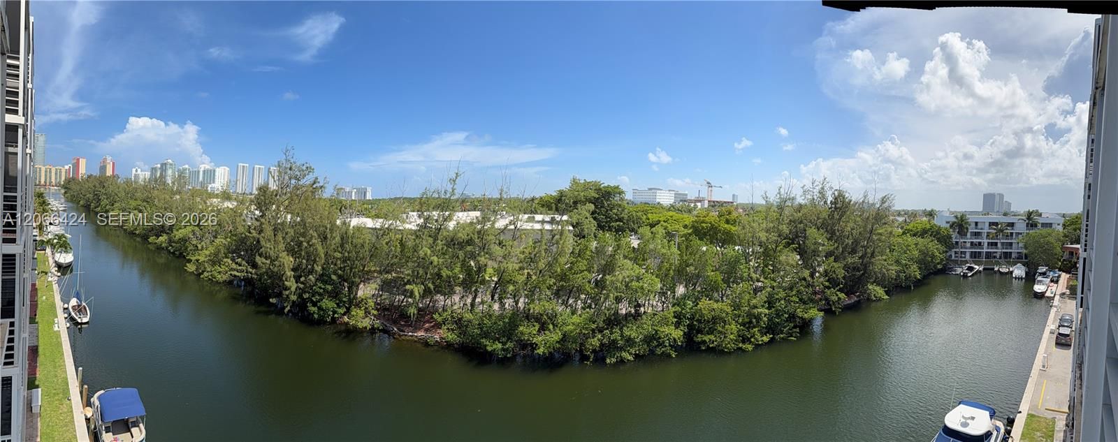 Active With Contract: $1,850 (1 beds, 1 baths, 865 Square Feet)
