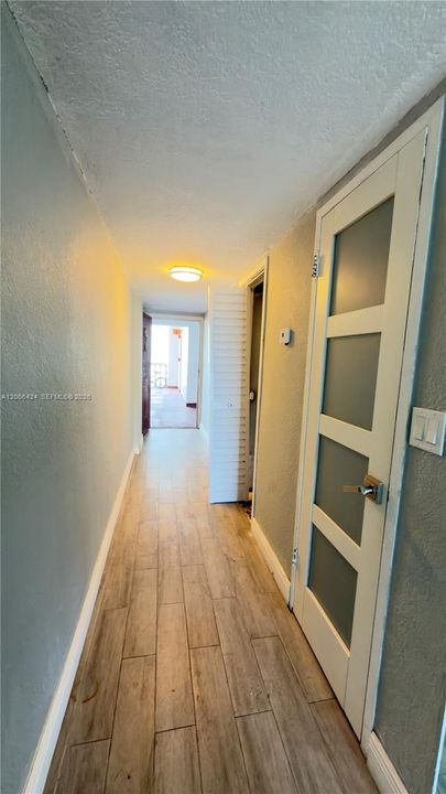 Active With Contract: $1,850 (1 beds, 1 baths, 865 Square Feet)