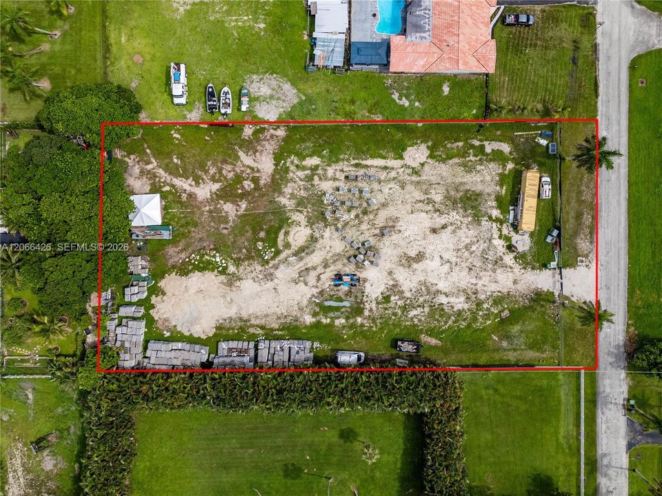 For Sale: $1,160,000 (1.25 acres)