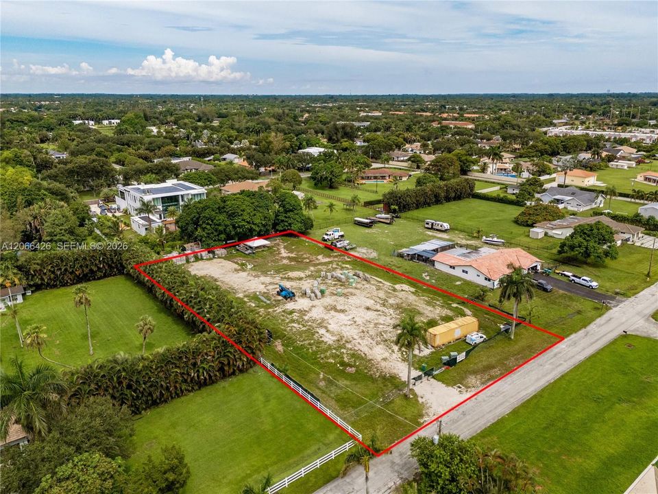 For Sale: $1,160,000 (1.25 acres)