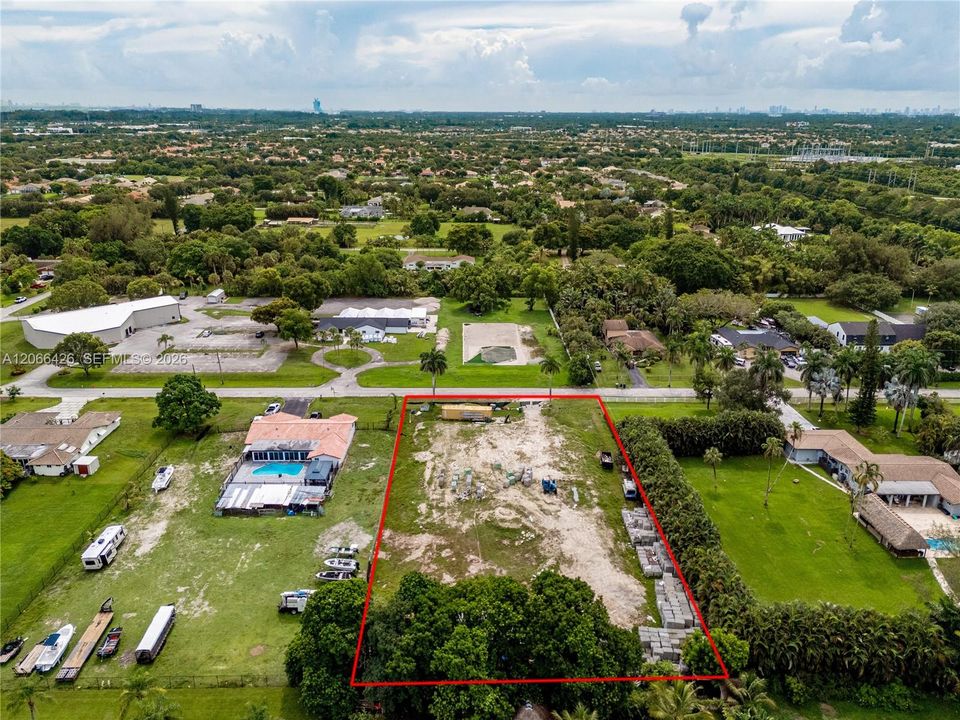 For Sale: $1,160,000 (1.25 acres)