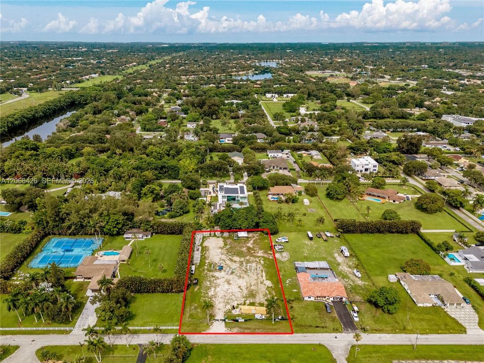 For Sale: $1,160,000 (1.25 acres)