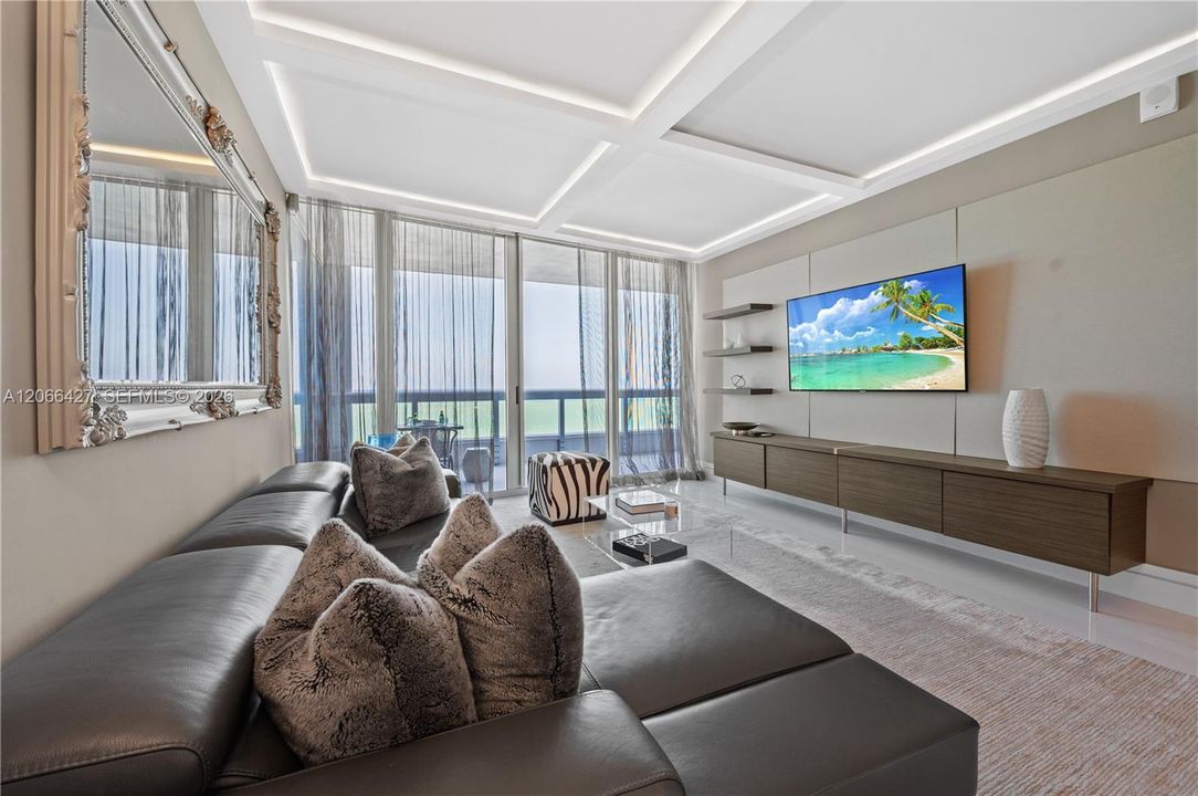 For Sale: $2,995,000 (3 beds, 3 baths, 2050 Square Feet)