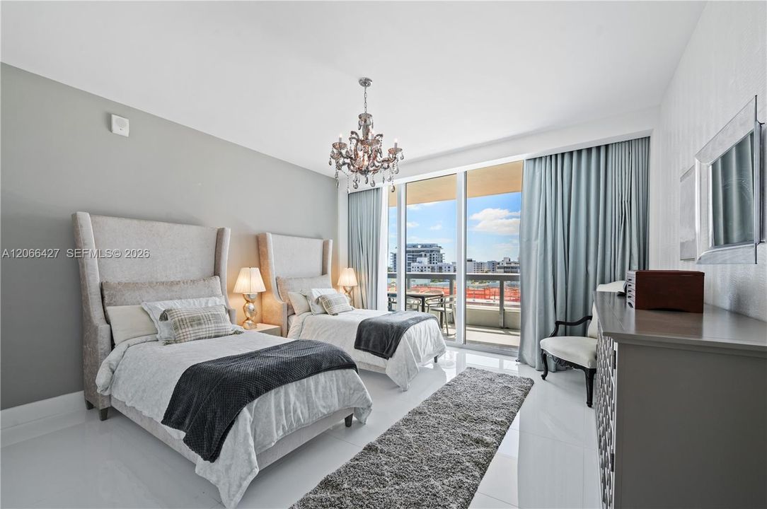 For Sale: $2,995,000 (3 beds, 3 baths, 2050 Square Feet)
