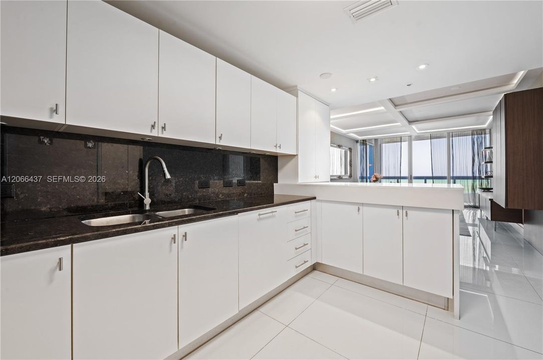 For Rent: $16,500 (3 beds, 3 baths, 2050 Square Feet)