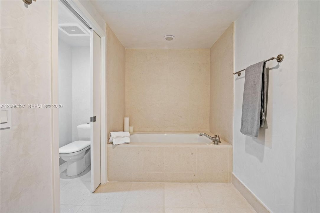 For Rent: $16,500 (3 beds, 3 baths, 2050 Square Feet)