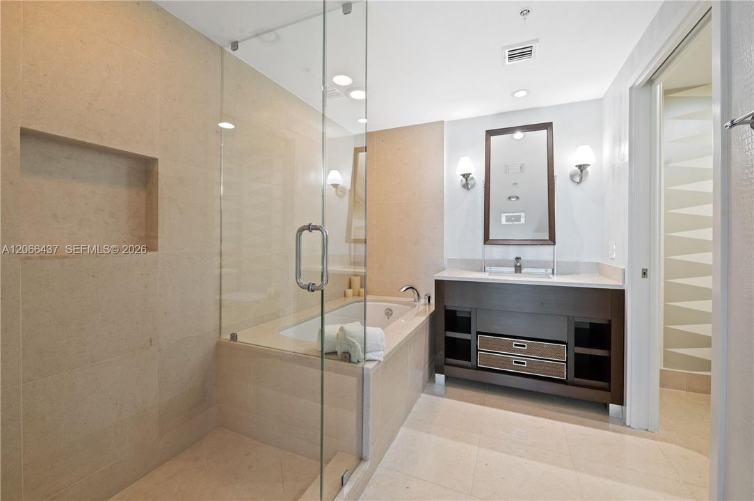 For Rent: $16,500 (3 beds, 3 baths, 2050 Square Feet)