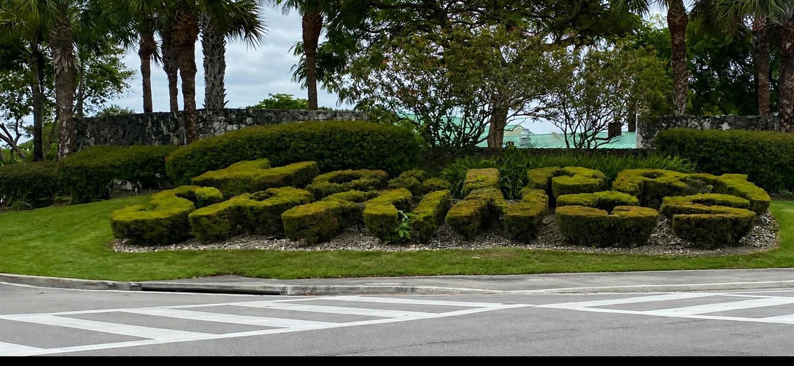Holiday Springs entrance