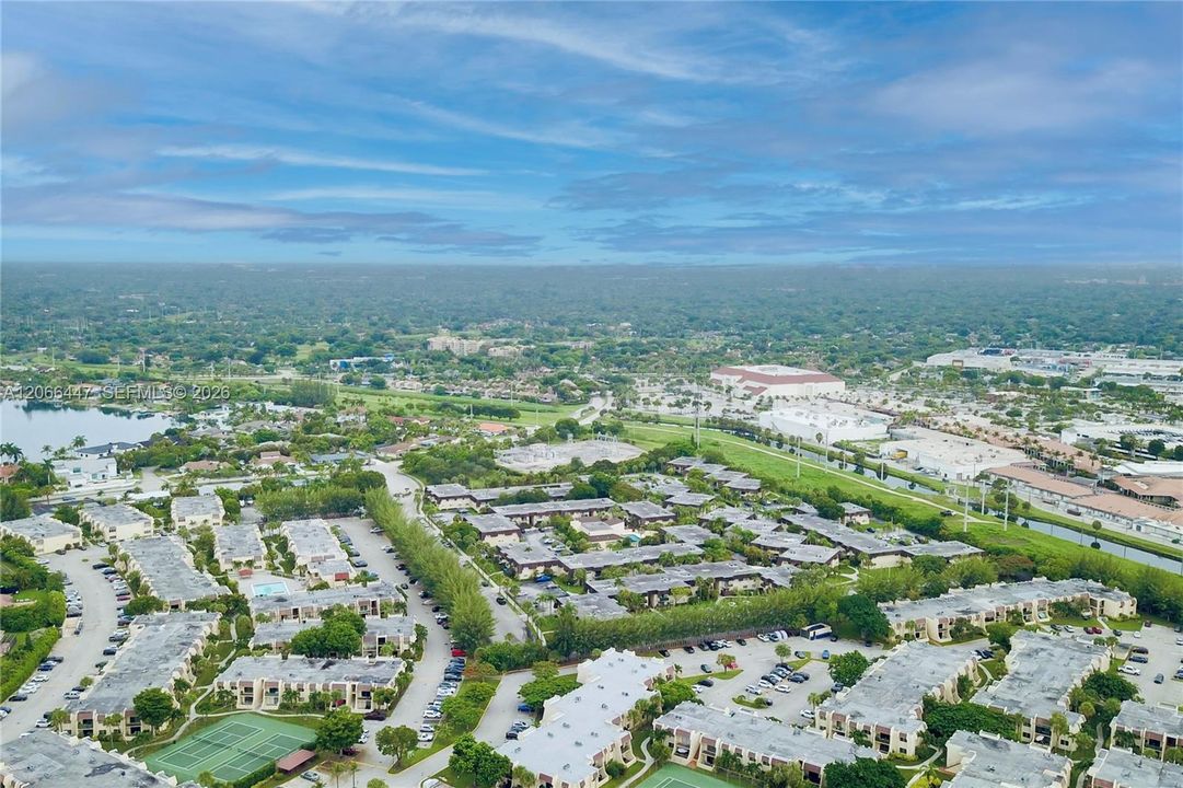 For Rent: $2,350 (2 beds, 2 baths, 1022 Square Feet)