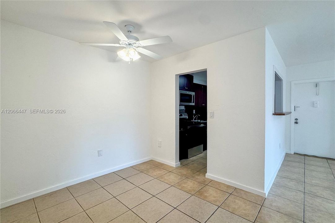 For Rent: $2,350 (2 beds, 2 baths, 1022 Square Feet)