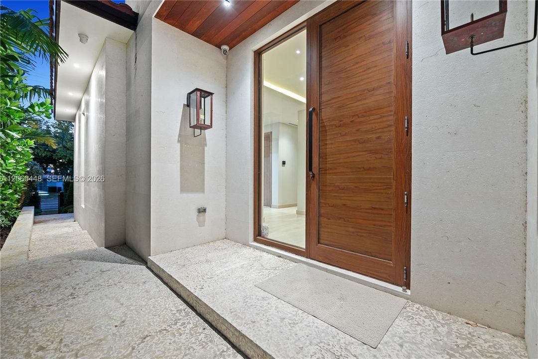 For Rent: $28,000 (4 beds, 4 baths, 3367 Square Feet)