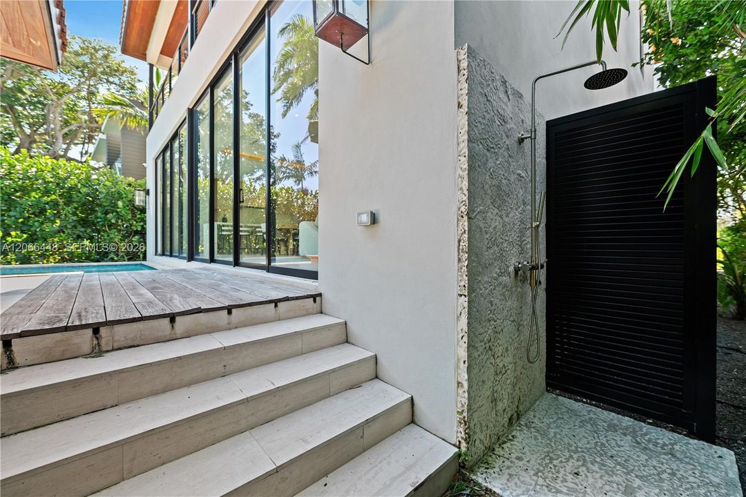 For Rent: $28,000 (4 beds, 4 baths, 3367 Square Feet)