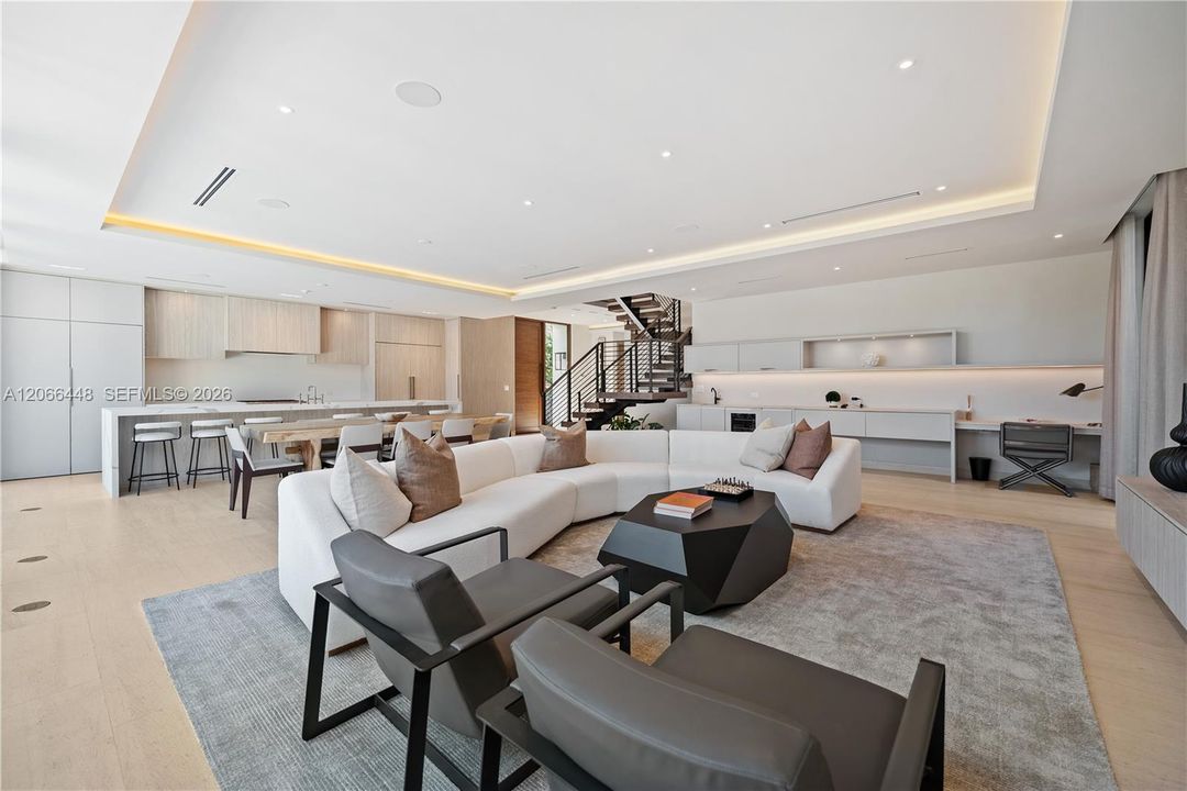For Rent: $28,000 (4 beds, 4 baths, 3367 Square Feet)