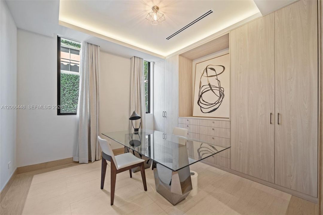 For Rent: $28,000 (4 beds, 4 baths, 3367 Square Feet)
