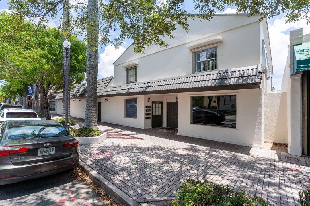313-N-Krome-Ave-Homestead-FL-33030-Bessy