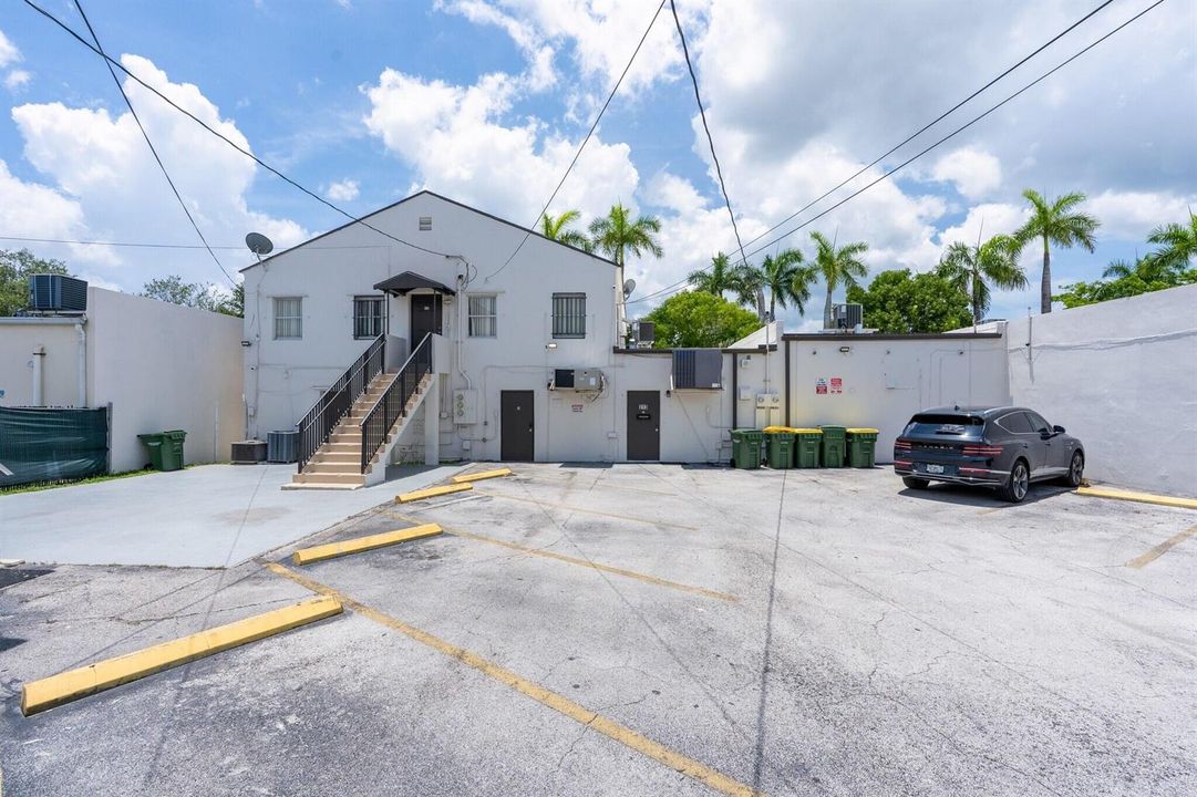 313-N-Krome-Ave-Homestead-FL-33030-Bessy