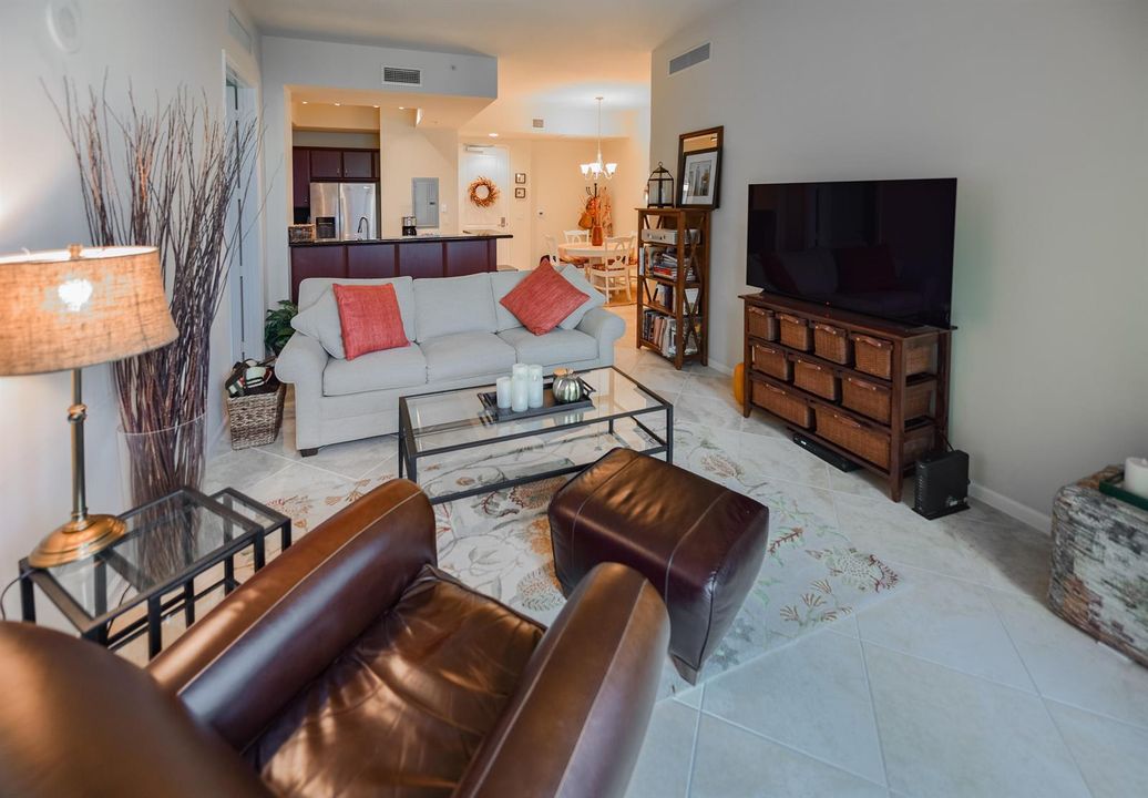 403 S Sapodilla Ave_#817_Nancy Stamataki