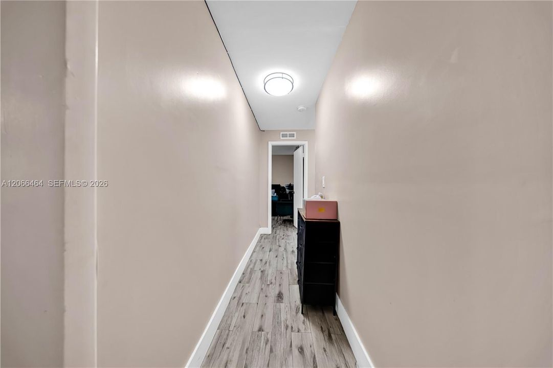 Active With Contract: $514,900 (4 beds, 2 baths, 1976 Square Feet)