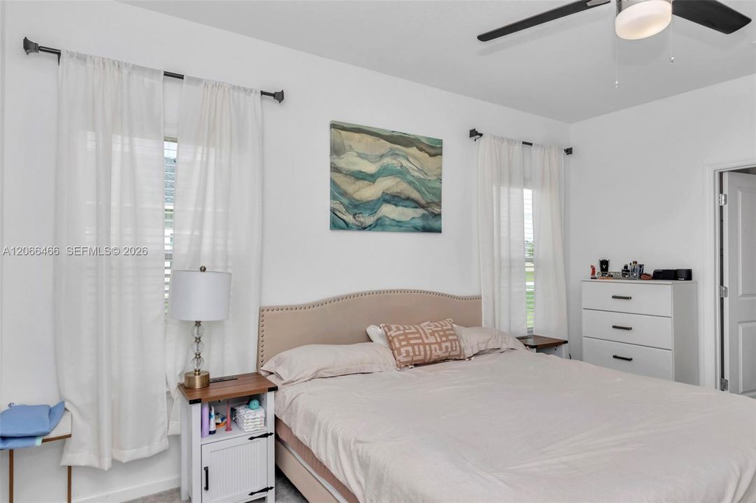 For Sale: $317,999 (3 beds, 2 baths, 1548 Square Feet)