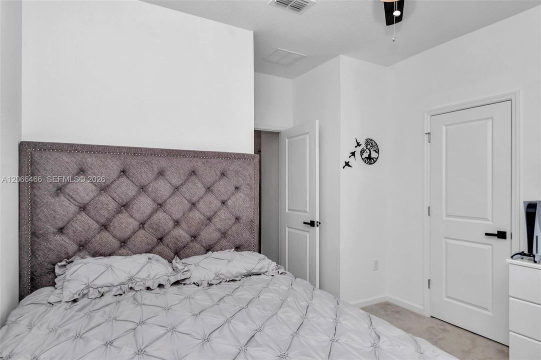 For Sale: $317,999 (3 beds, 2 baths, 1548 Square Feet)