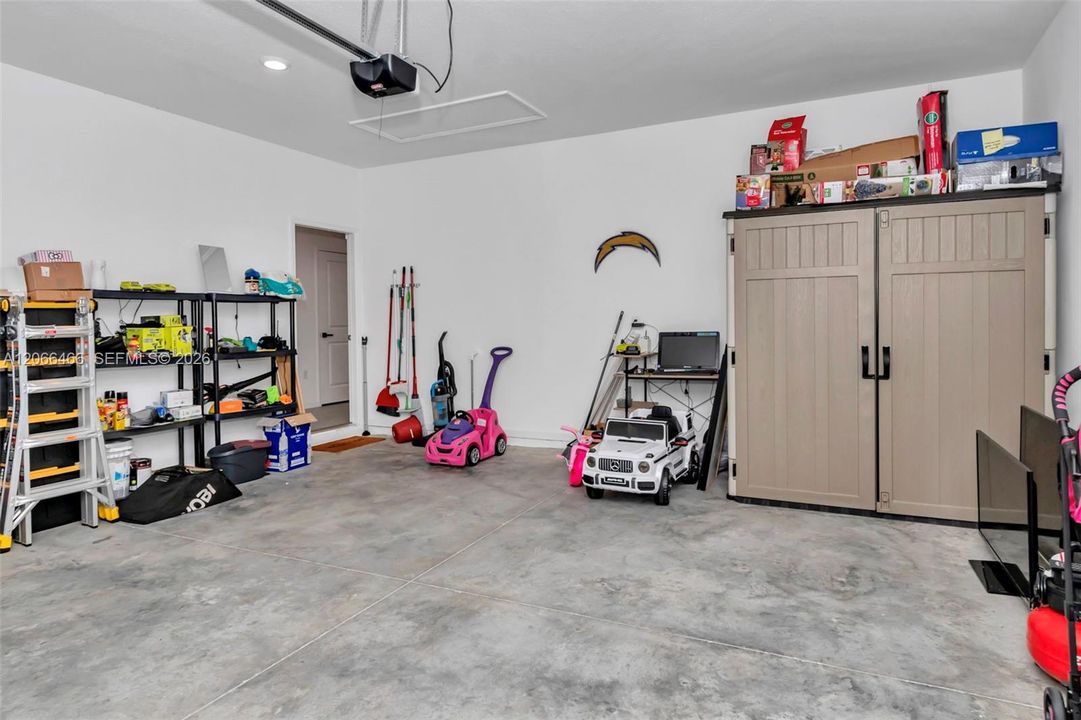 For Sale: $317,999 (3 beds, 2 baths, 1548 Square Feet)