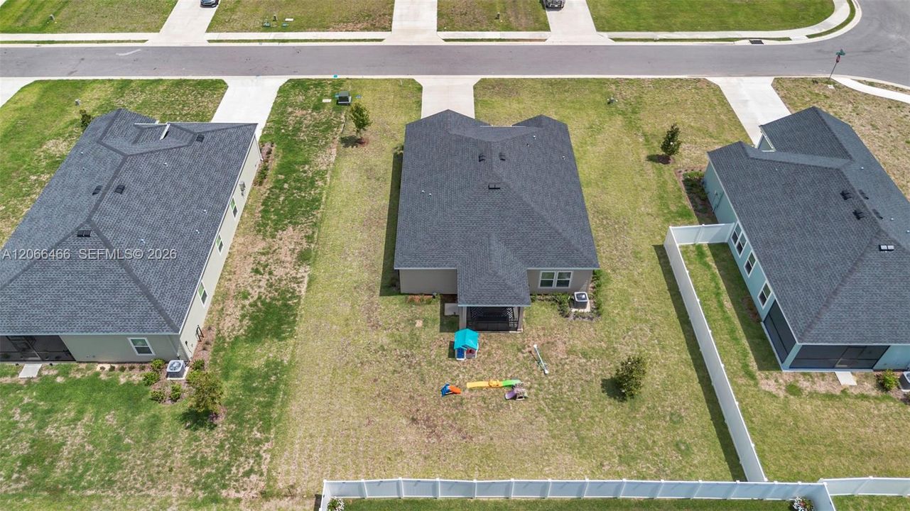 For Sale: $317,999 (3 beds, 2 baths, 1548 Square Feet)