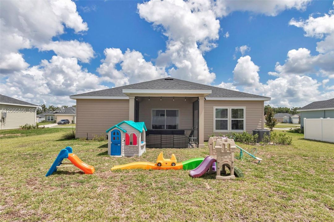 For Sale: $317,999 (3 beds, 2 baths, 1548 Square Feet)