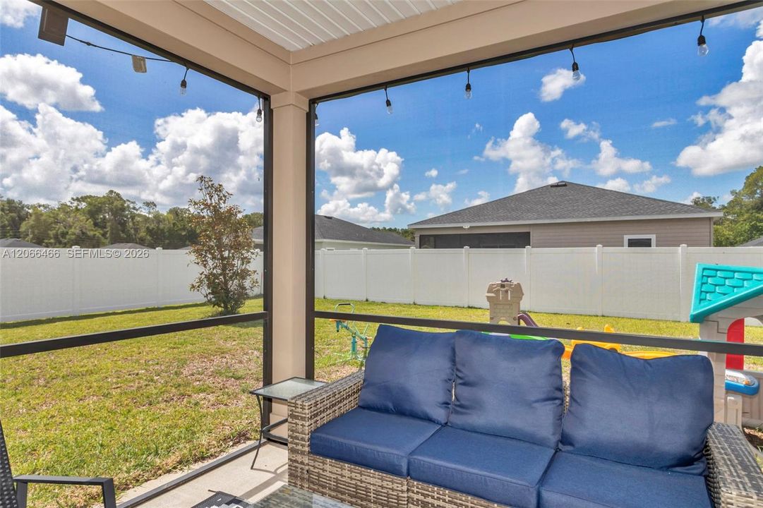 For Sale: $317,999 (3 beds, 2 baths, 1548 Square Feet)