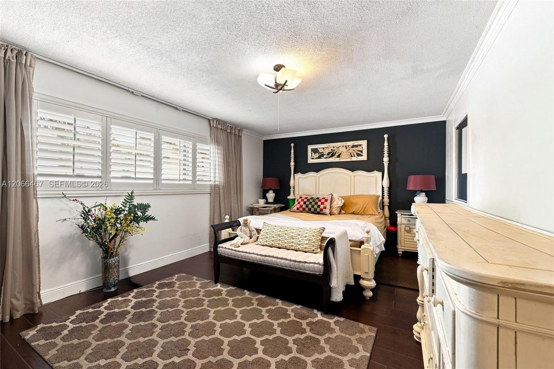 For Sale: $224,000 (2 beds, 2 baths, 1321 Square Feet)