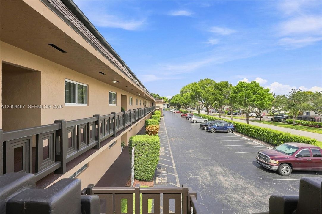 For Sale: $224,000 (2 beds, 2 baths, 1321 Square Feet)