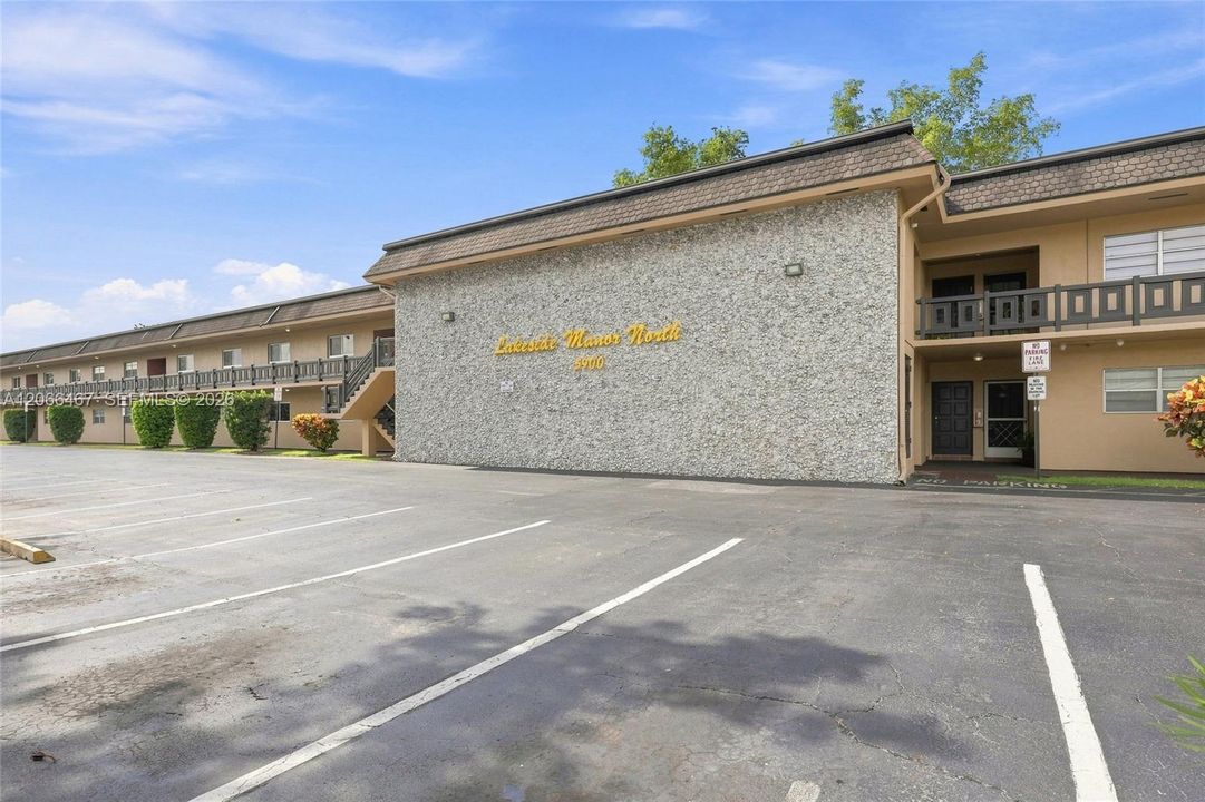 For Sale: $224,000 (2 beds, 2 baths, 1321 Square Feet)