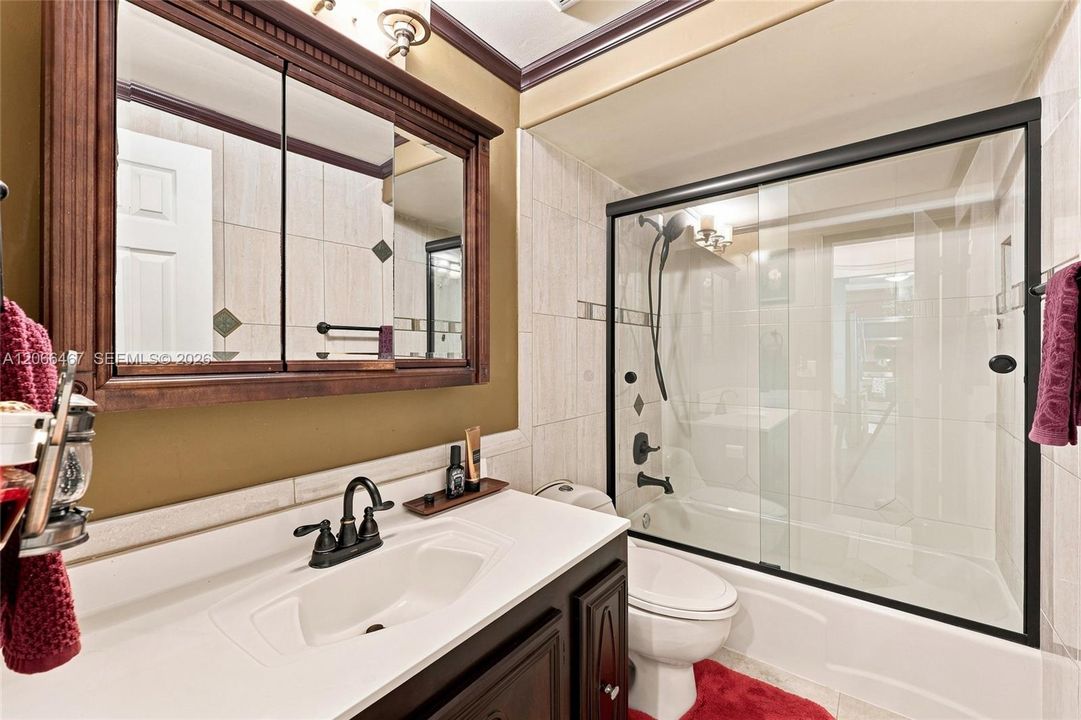 For Sale: $224,000 (2 beds, 2 baths, 1321 Square Feet)