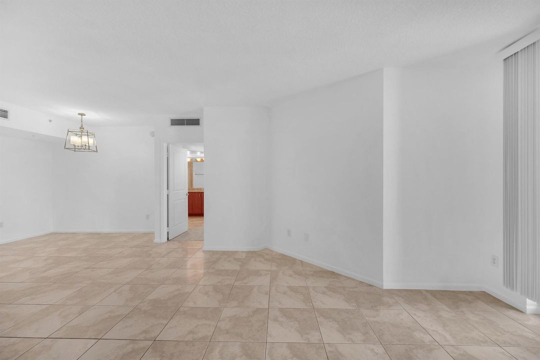 23 - 403 S Sapodilla 612