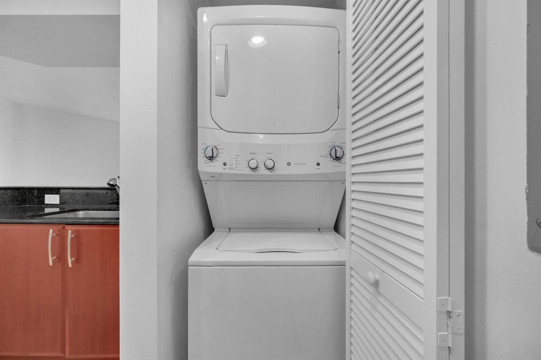 11 - 403 S Sapodilla 612