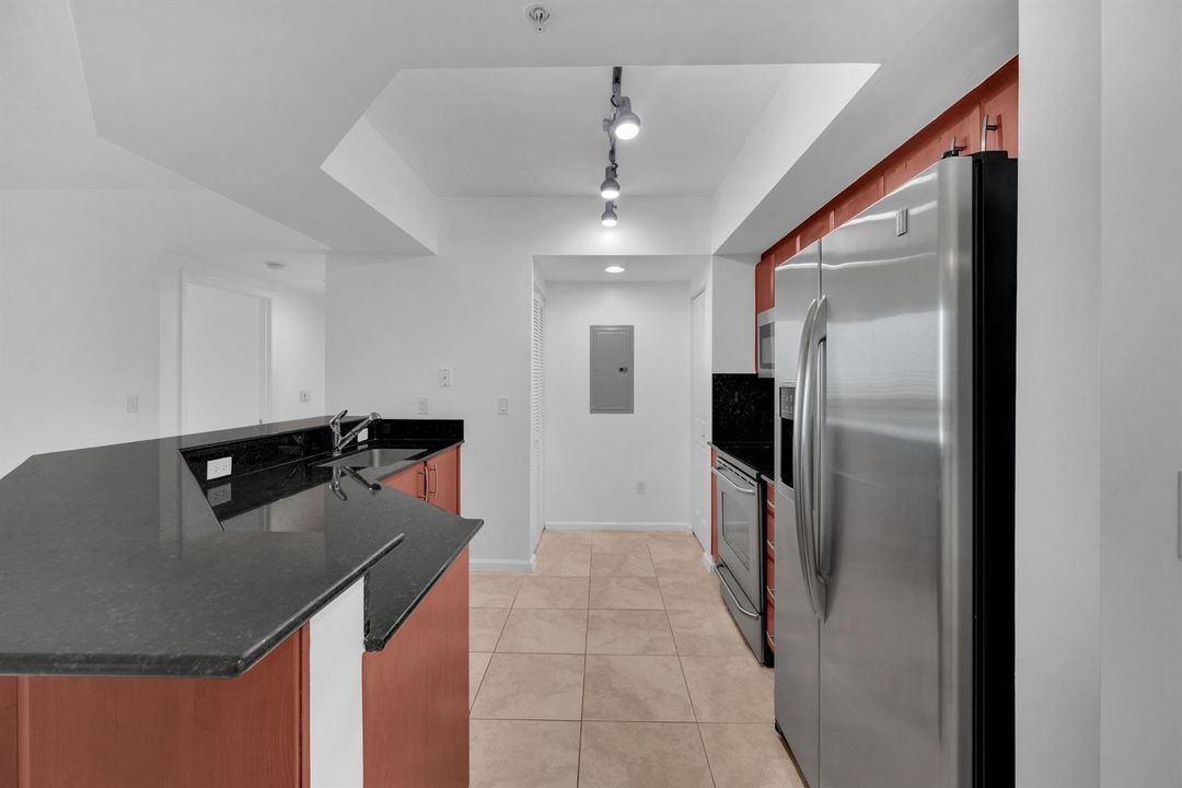 08 - 403 S Sapodilla 612