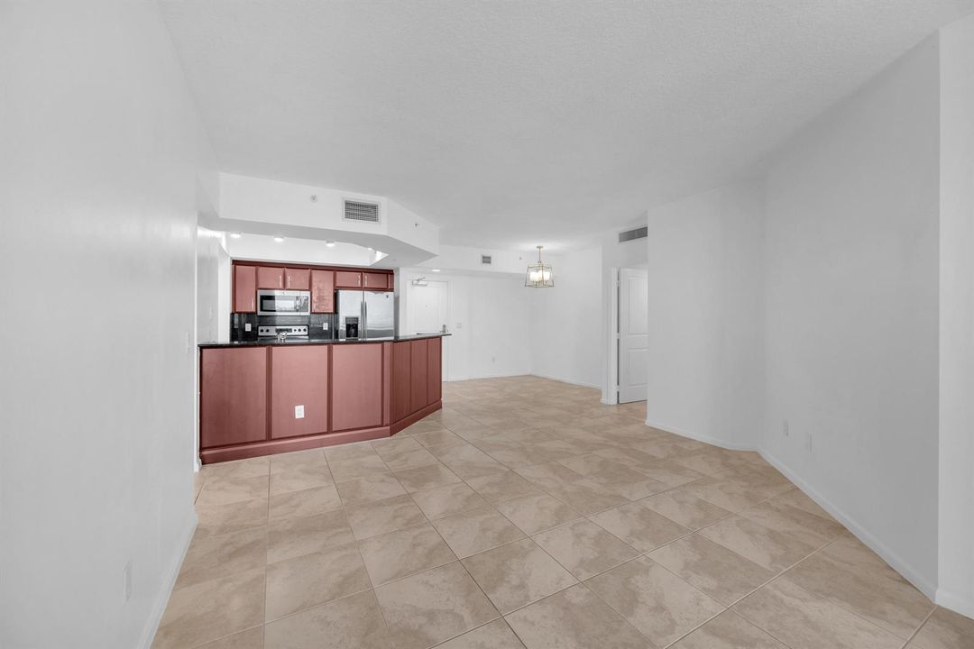 24 - 403 S Sapodilla 612