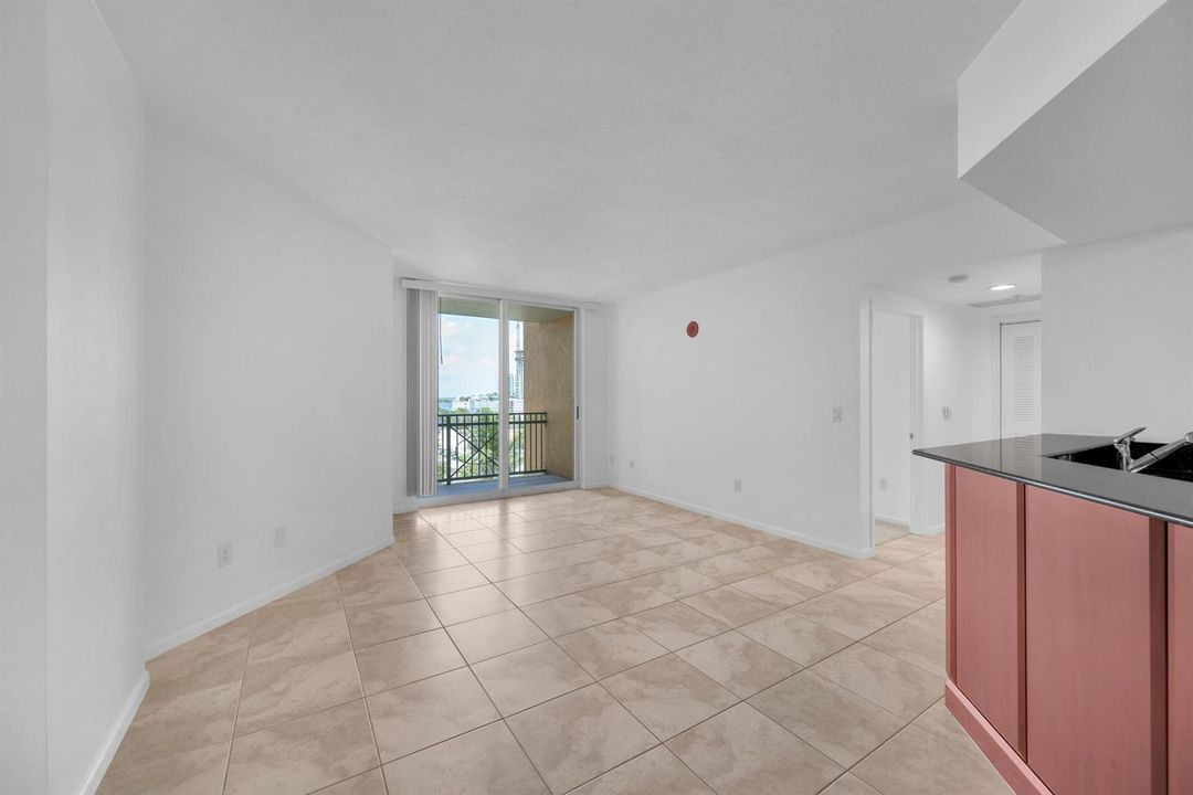 17 - 403 S Sapodilla 612