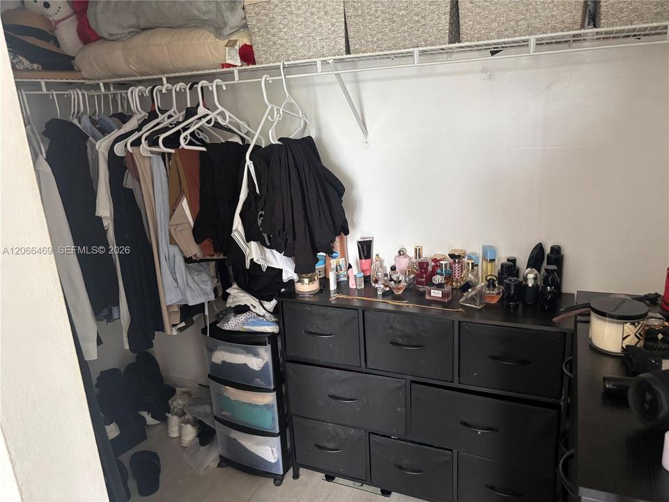 For Sale: $347,000 (2 beds, 2 baths, 1020 Square Feet)