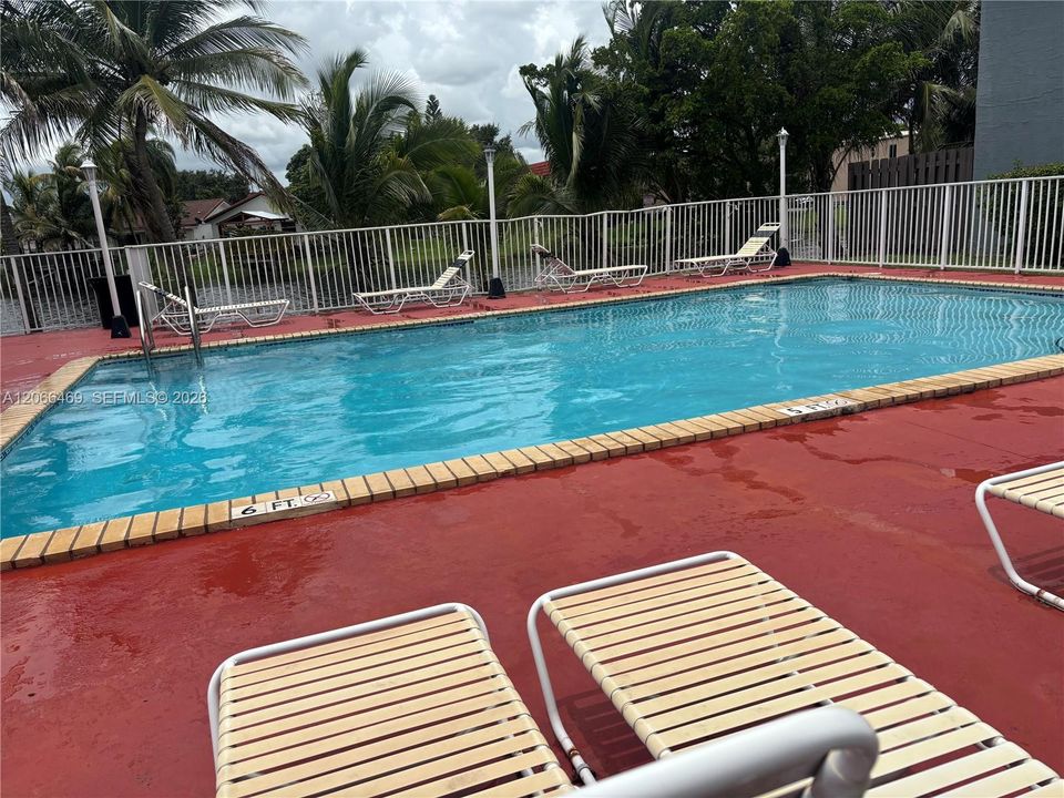 For Sale: $347,000 (2 beds, 2 baths, 1020 Square Feet)