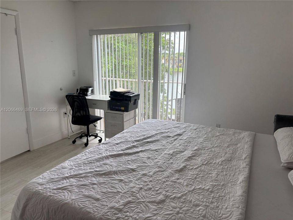 For Sale: $347,000 (2 beds, 2 baths, 1020 Square Feet)