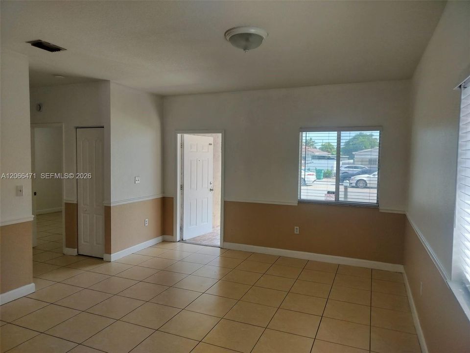 For Sale: $525,000 (3 beds, 2 baths, 1386 Square Feet)
