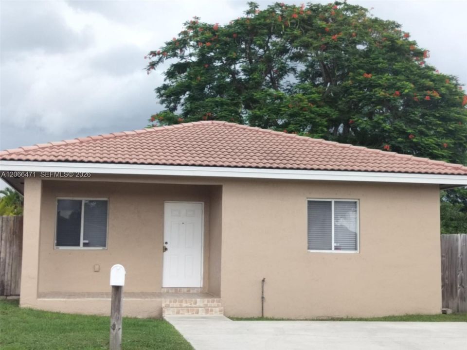 For Sale: $525,000 (3 beds, 2 baths, 1386 Square Feet)