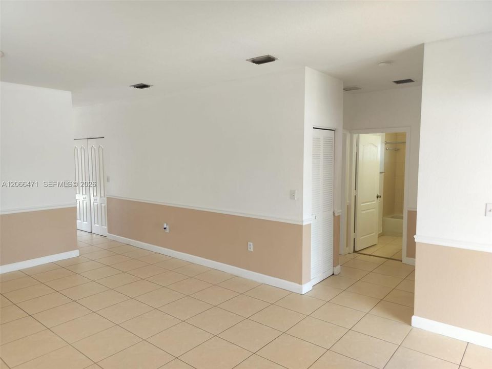 For Sale: $525,000 (3 beds, 2 baths, 1386 Square Feet)