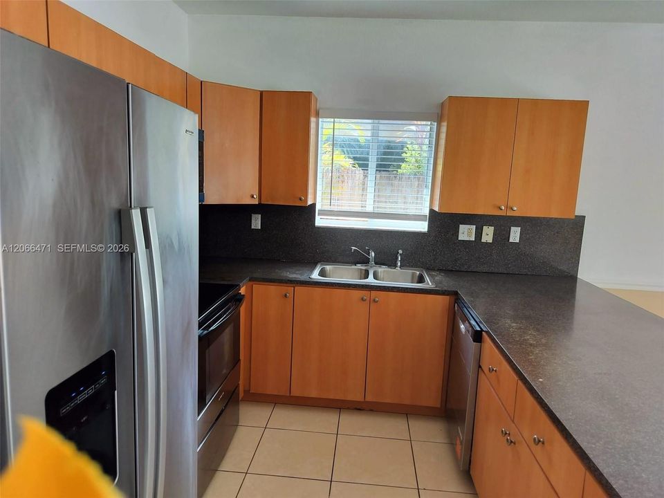 For Sale: $525,000 (3 beds, 2 baths, 1386 Square Feet)