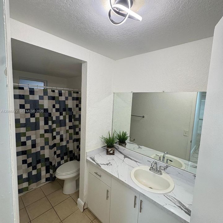 For Sale: $167,500 (1 beds, 1 baths, 664 Square Feet)