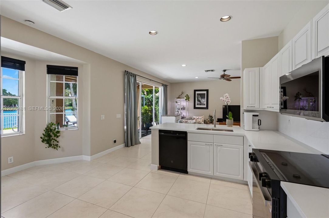 For Sale: $1,200,000 (4 beds, 2 baths, 2672 Square Feet)