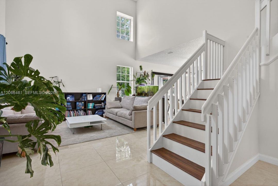 For Sale: $1,200,000 (4 beds, 2 baths, 2672 Square Feet)