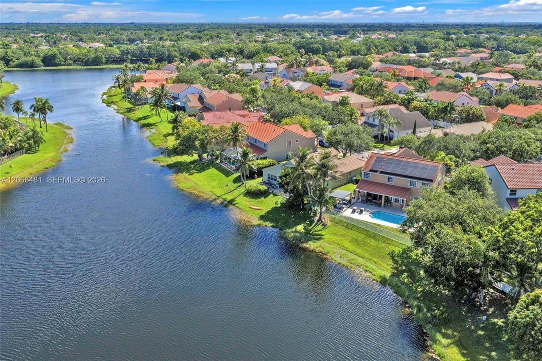 For Sale: $1,200,000 (4 beds, 2 baths, 2672 Square Feet)