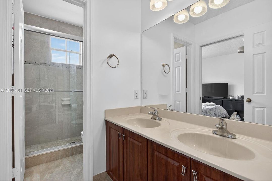 For Sale: $1,200,000 (4 beds, 2 baths, 2672 Square Feet)