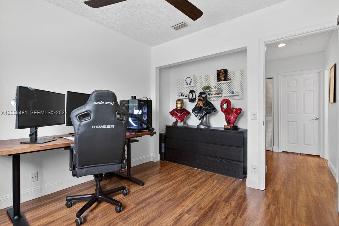 For Sale: $1,200,000 (4 beds, 2 baths, 2672 Square Feet)